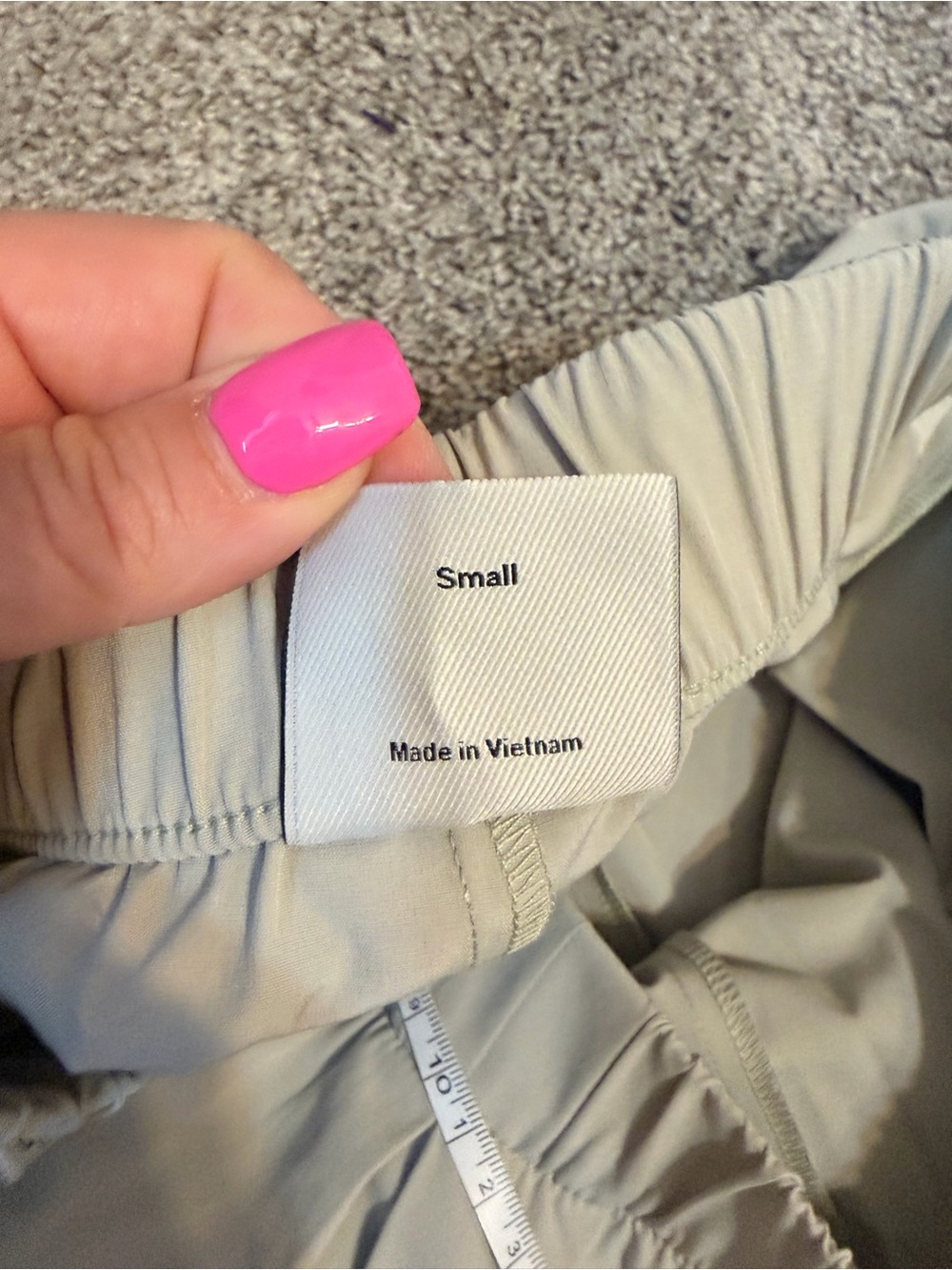 Varley Oakland Turn-Up Taper Pant Small Taupe Stretch Travel Athleisure Trouser - Picture 5 of 5
